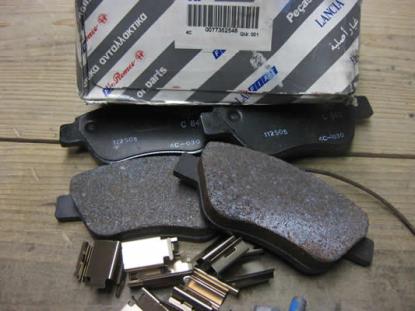 77362548 Remblokset voorzijde