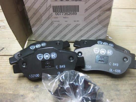 77362689 Remblokset voorzijde