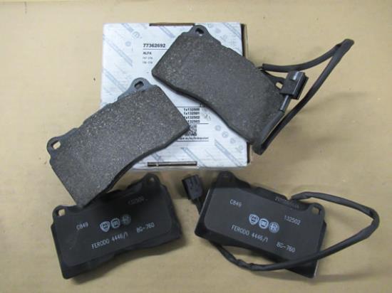 77362692 Remblokset voorzijde