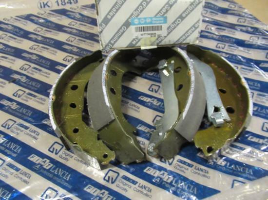 77363946 Remschoenset achterzijde