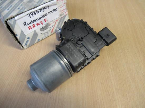 77363947 Ruitenwissermotor voorzijde
