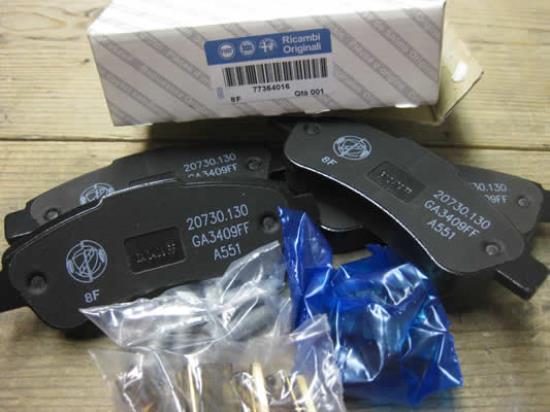 77364016 Remblokset achterzijde