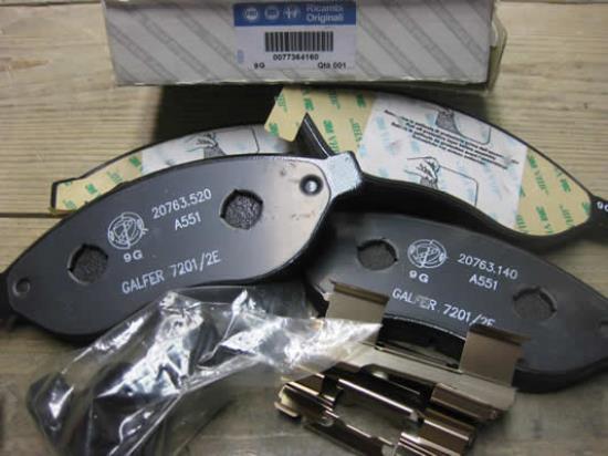 77364160 Remblokset voorzijde