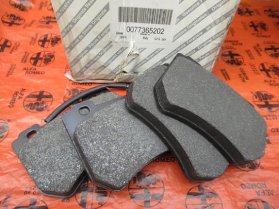 77365202 Remblokset voorzijde