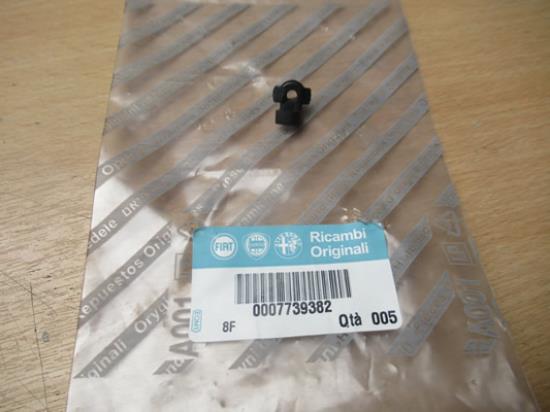 7739382 Veertje vergrendeling portier