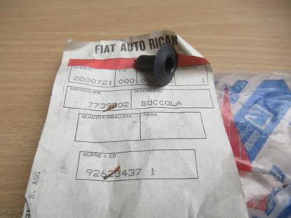 7739802 Bus voor bevestiging van deurpaneel