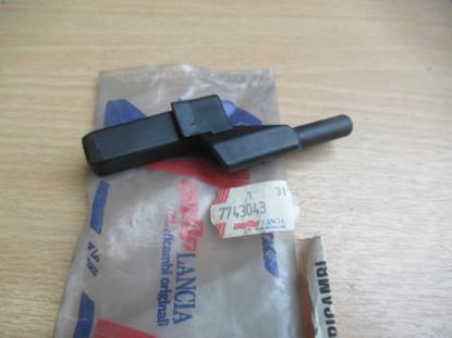 7743043 Pen voor hoedeplank rechterzijde