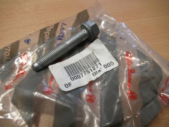 7751271 Bout achtervering M10x60