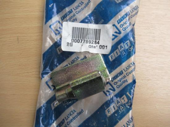 7769284 Scharnier deur linkerzijde