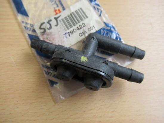 7790422 Klep verbinding ruitenwisser