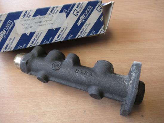 793040 Hoofdremcilinder