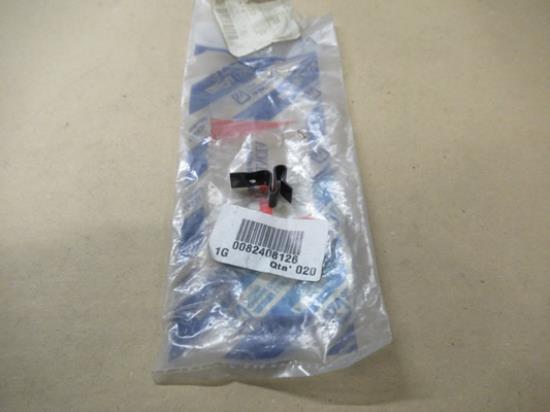 82408126 Stootstrip klemmetje