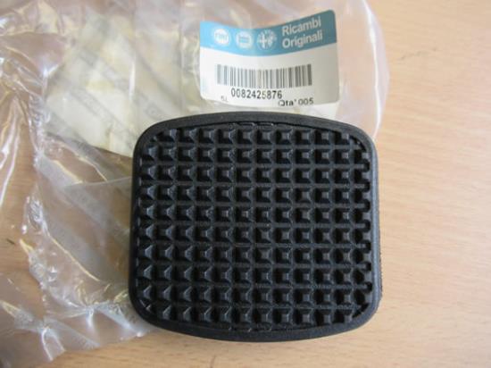 82425876 Pedaalrubber