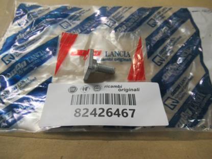 82426467 Bumper bevestigings bout