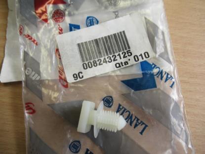 82432125 Dorpellijst plug