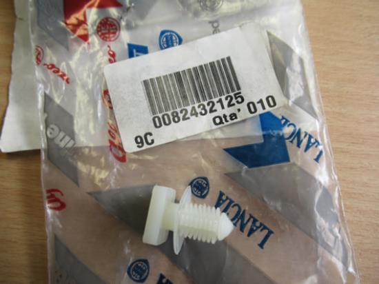 82432125 Dorpellijst plug