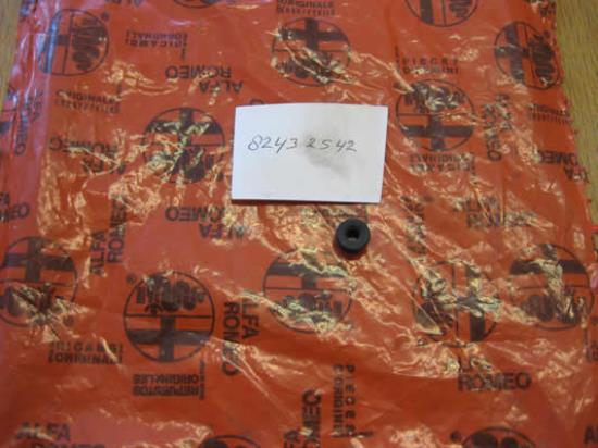 82432542 Bevestiging moer kunststof zijkant