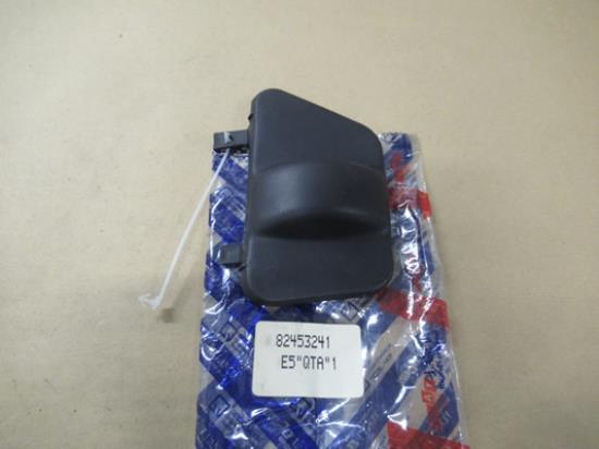 82453241 Achterbumper plug