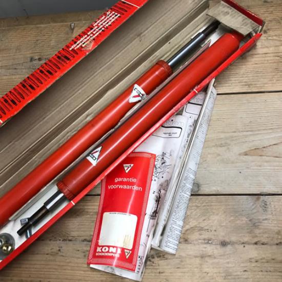 86-2408 Schokbrekerset Koni rood verstelbaar voorzijde