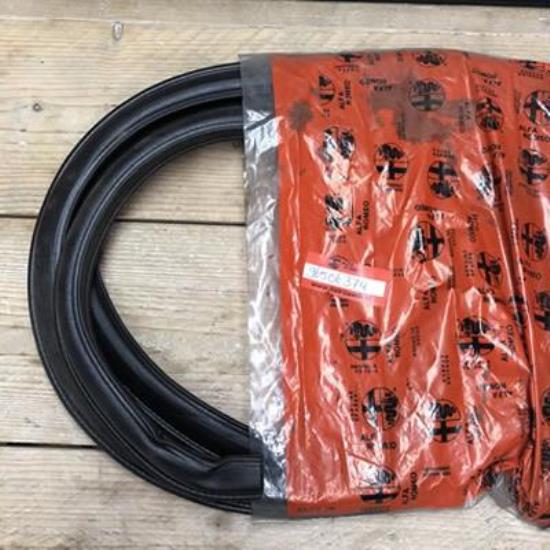96506374 Deurrubber profielrubber achterzijde links Alfa romeo 155 Fiat Tempra Tipo