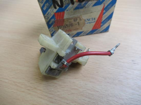 9934596 Houder koolborstels