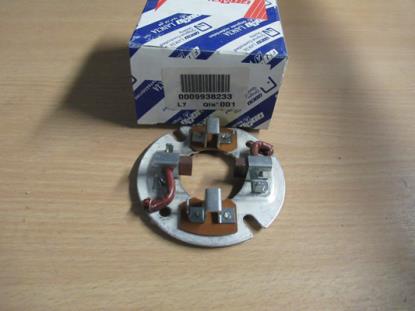 9938233 Borstelhouder