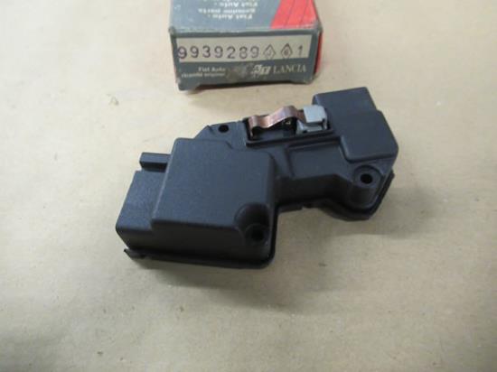 9939289 Ruitenwissermotor schakelaar relais