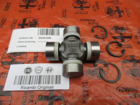 9945308 Kruisstuk aandrijfas