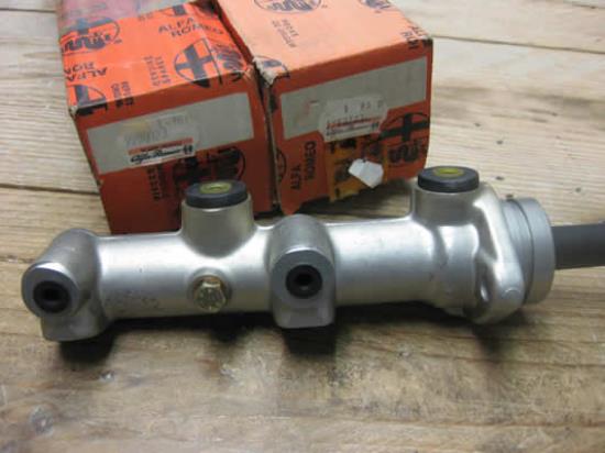 9950173 Hoofdremcilinder