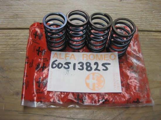 60513825 Klepveer Alfa Romeo 145 146 164 33 16v 1.7 3.0 V6