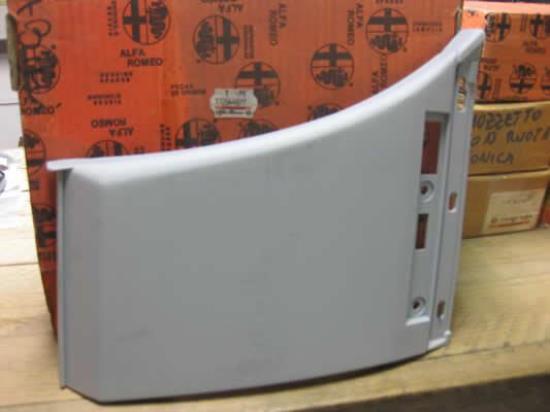 112644899 Sierlijst zijskirt Alfa Romeo 164 links voorzijde spatbord