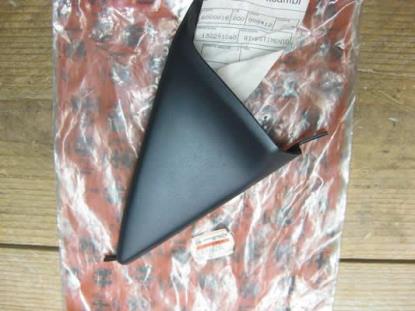 152291060 Sierstuk driehoek spiegel links Alfa romeo GTV Spider 916