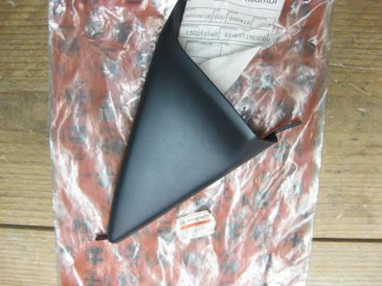 152291060 Sierstuk driehoek spiegel links Alfa romeo GTV Spider 916