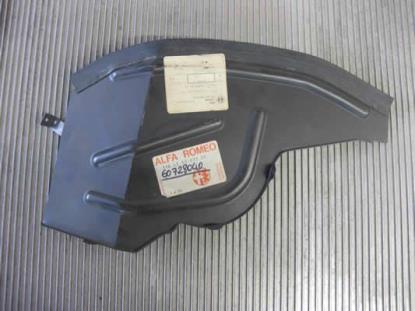 60728040 Wielkast spatplaat links Alfa romeo Alfetta Berlina 1.6 1.8