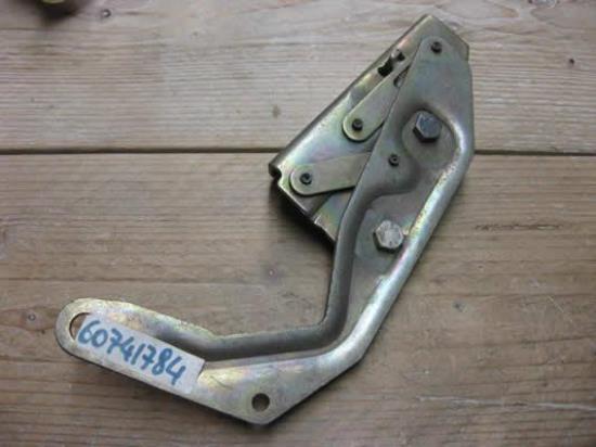 60741784 Motorkap scharnier rechts