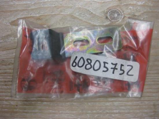 60805752 Plaatje haak kofferbakslot