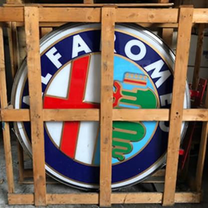 LB005 Originele lichtbak dubbelzijdig Alfa Romeo diameter 125 cm met metalen paal (650 cm) Nieuw in krat!