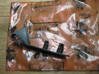 128176 Clip houder hoedenplank rechts Alfa Romeo Alfasud