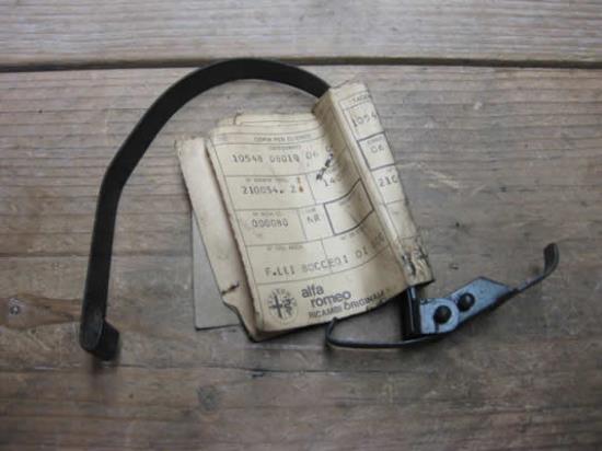 60714298 Klem luchtfilterhuis