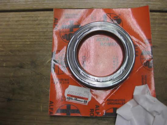60533501 Keerring krukas Alfa Romeo Alfetta 76 Sei 90 Giulietta 116 TD