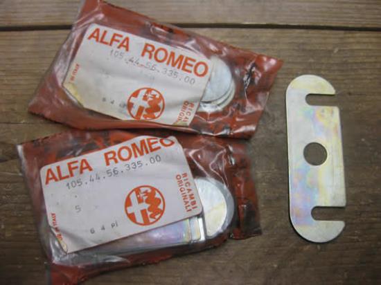 105445633500 Afstelshim motorkapscharnier