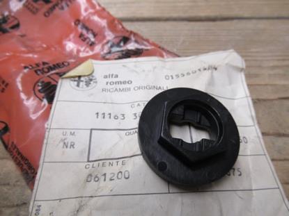 111633 Rozet raamslinger