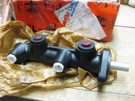 60750098 Hoofd remcilinder Alfa romeo 33 905 907 Alfasud