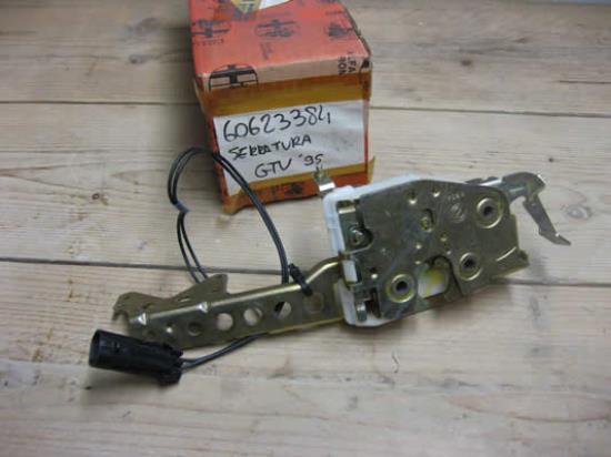 60623384 Portierslot links