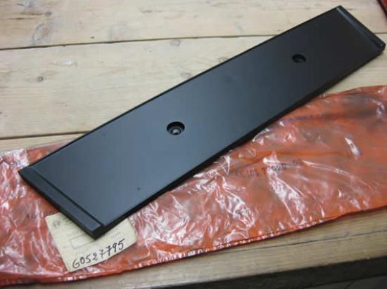 60527795 Plaathouder kenteken Alfa Romeo 75