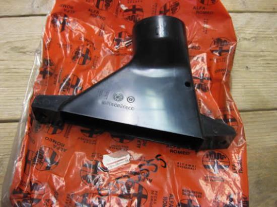 60533555 Luchtgeleider Alfa Romeo 75 TD