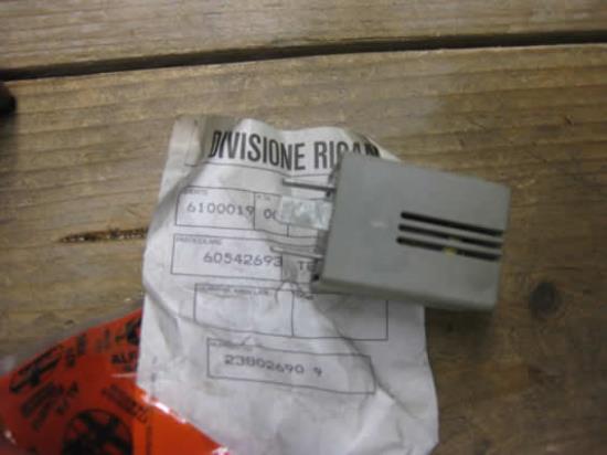 60542693 Relais waarschuwing verlichting buzzer Alfa 33 164 75 Fiat Barchetta Lancia Thema