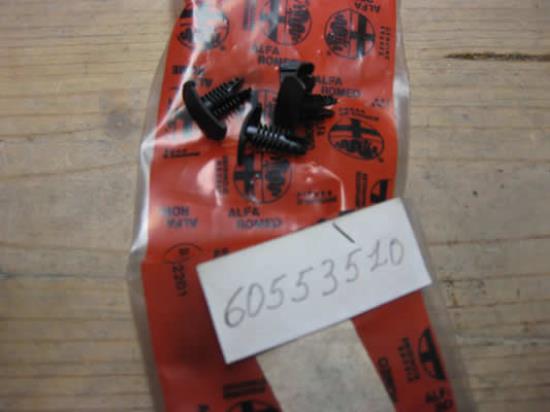 60553510 Veertje schroef rubber onderzijde deur Alfa Romeo 33 GTV Spider 916