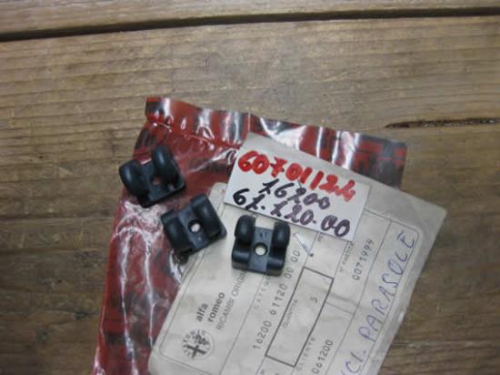 60701124 Haak voor stok motorkap