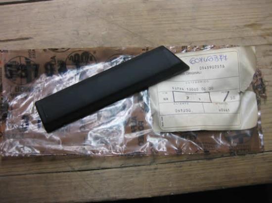 60746377 Sierlijst spatbord linkerzijde